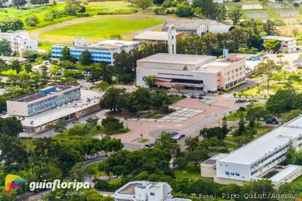 フロリアノポリスの大学 - サンタ カタリーナ連邦大学キャンパス - トリンダーデ