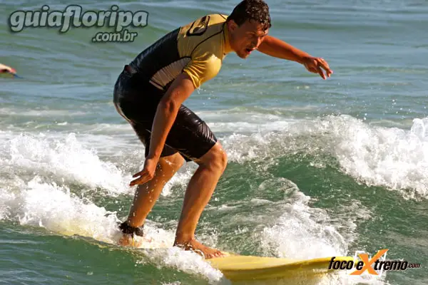 Escola de Surf em Florianópolis - Surfar no primeiro dia de aula
