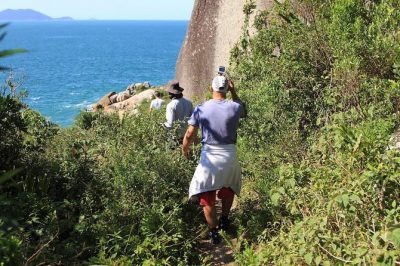 Visite o Site Trilha na Praia Brava com vista 360 graus