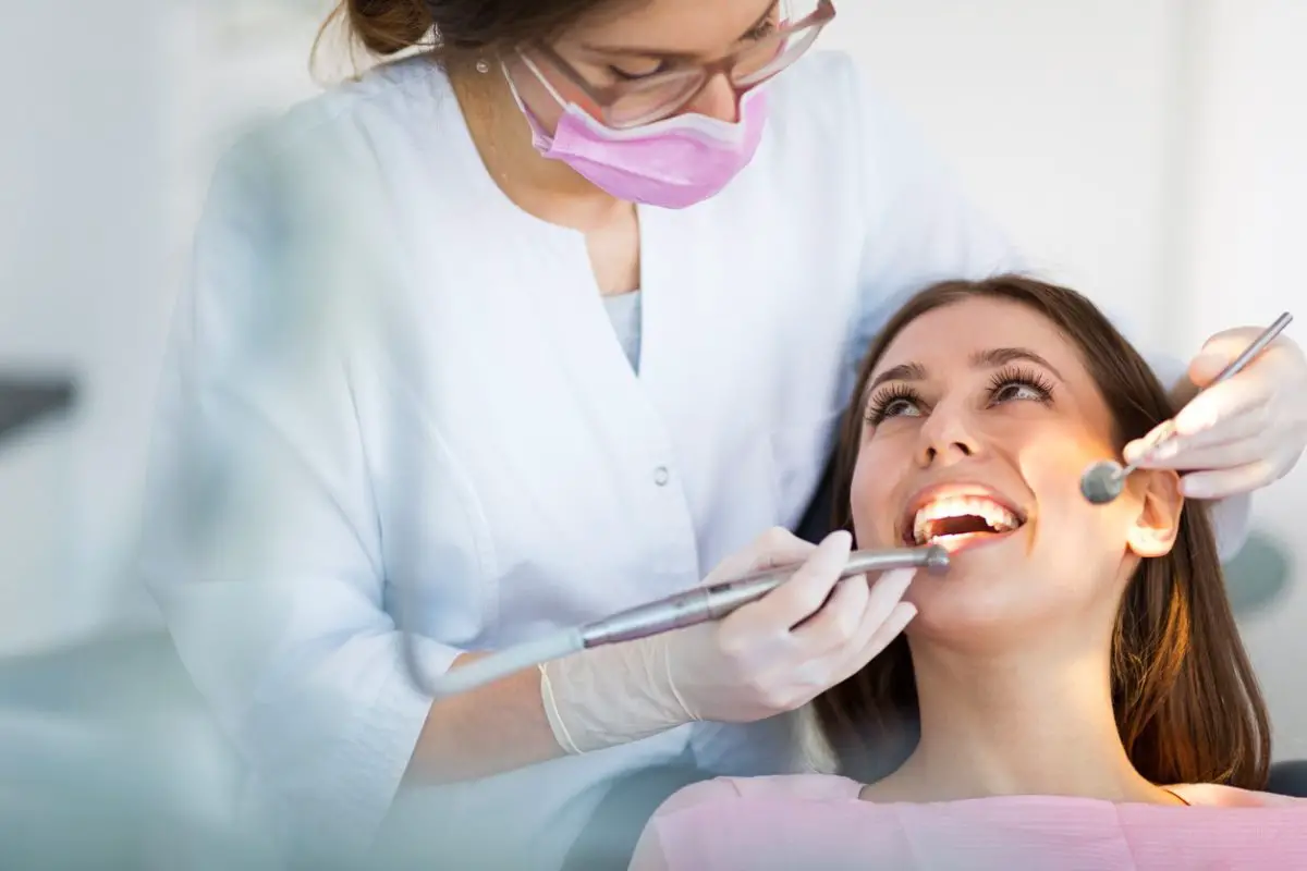 Dentistas de confiança em Floripa, cuidando de pacientes com excelência.