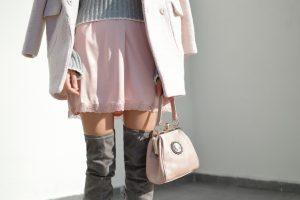 Como montar looks elegantes com peças acessíveis