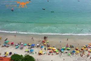 Vista aérea da Praia do Pântano do Sul