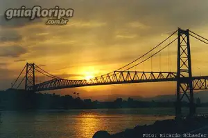Pôr do Sol na Ponte Hercílio Luz